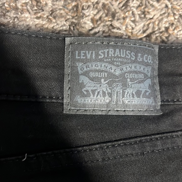 Bootcut Levi’s - Picture 2 of 3